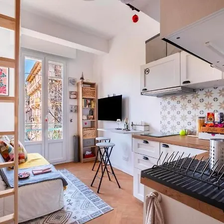 The Cozy Corner Of Amelie * Nice